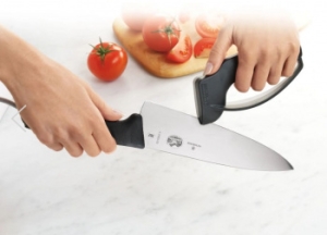   . Victorinox (7.8715) 135  .